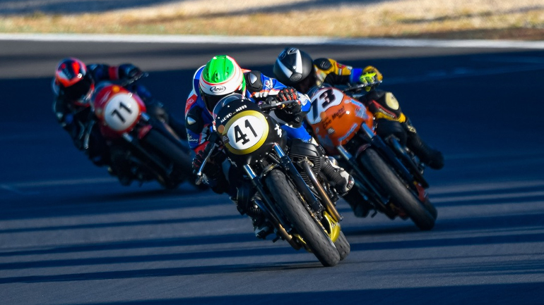 Moto Guzzi Fast Endurance 2020: Τα κλασικά τρέχουν ακόμα!