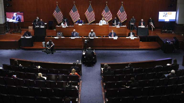 ΗΠΑ: Τουλάχιστον 13 μέλη της Βουλής των Αντιπροσώπων και της Γερουσίας φέρονται να έχουν νοσήσει από κορωνοϊό