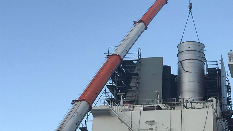 Τοποθέτηση scrubber σε δεξαμενόπλοιο σε ναυπηγείο της Ελλάδας – VIDEO