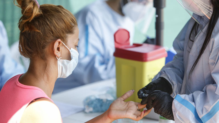 Αύξηση ρεκόρ των ημερήσιων κρουσμάτων κορωνοϊού στην Ουκρανία