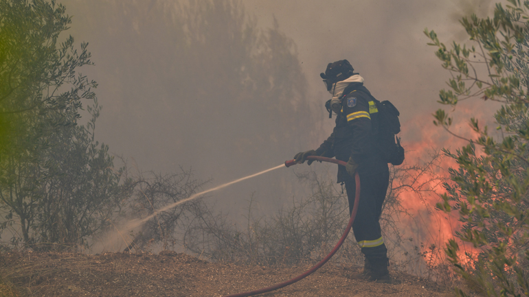 Κέρκυρα: Υπό έλεγχο η φωτιά στον XYTA Τεμπλονίου