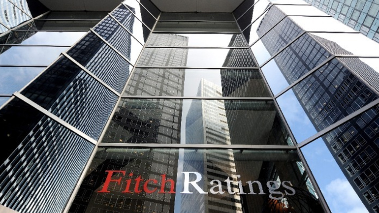 Fitch: Αναθεώρησε σε «αρνητική» την προοπτική για την οικονομία των ΗΠΑ