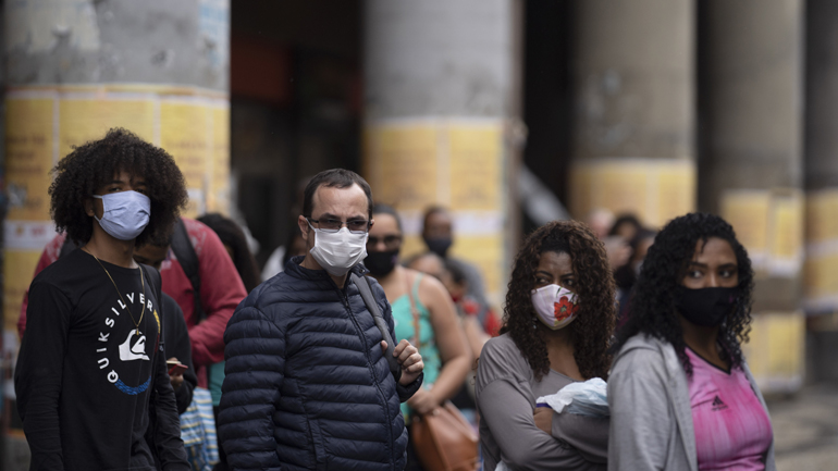 Covid-19: Περισσότερα από 52.300 νέα κρούσματα στη Βραζιλία