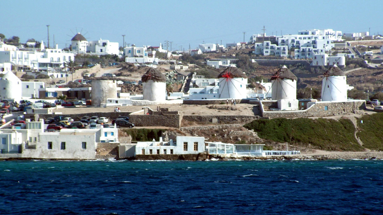 Σοβαρές παραβάσεις σε τρεις εταιρείες μίσθωσης αυτοκινήτων στη Μύκονο