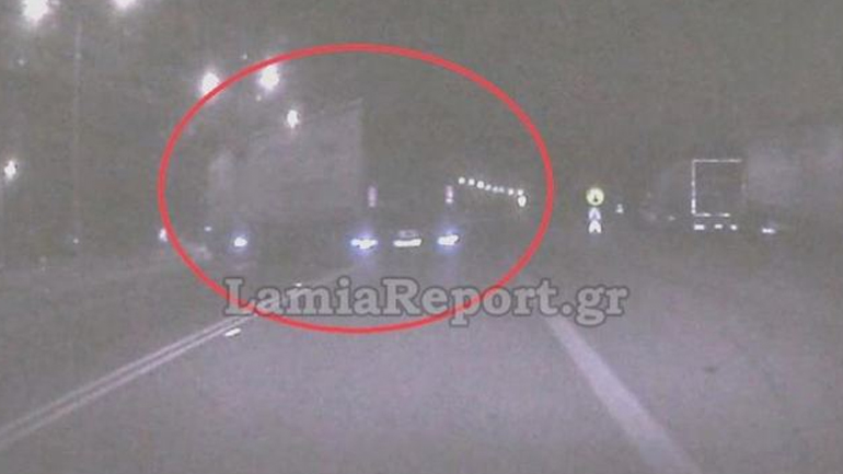 Στυλίδα: Οδηγός νταλίκας διέσχισε κάθετα την Εθνική Οδό για να παρκάρει
