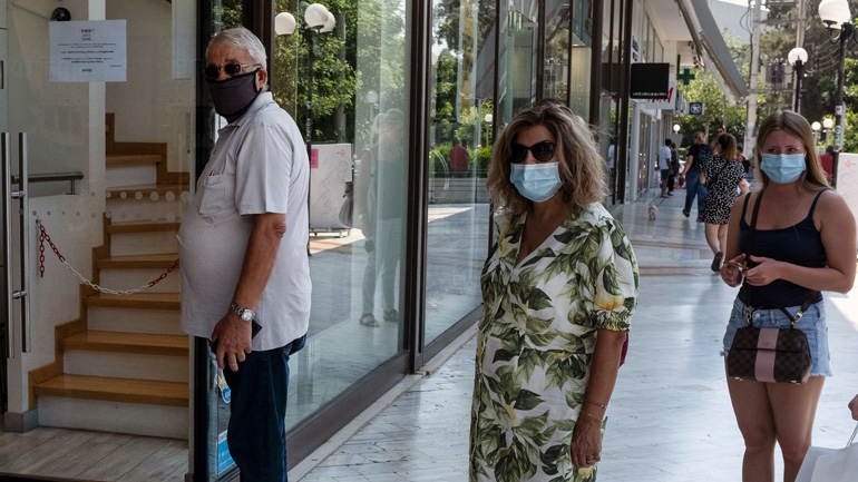 Ο κορωνοϊός δείχνει τα δόντια του