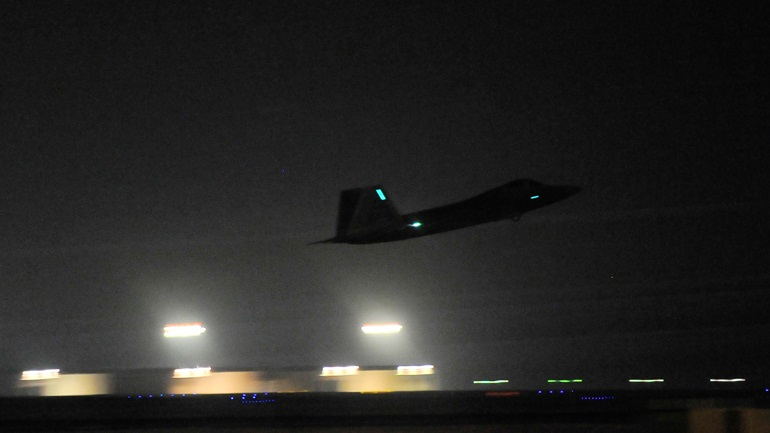 Ισραηλινά αεροπορικά πλήγματα σε στρατιωτικούς στόχους στη Συρία