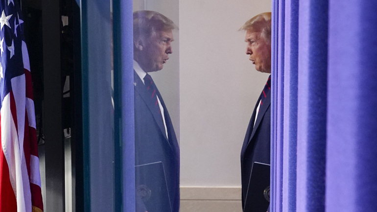 ΗΠΑ: Ο Τραμπ χαιρέτισε την επιστροφή στη Γη της κάψουλας της SpaceX