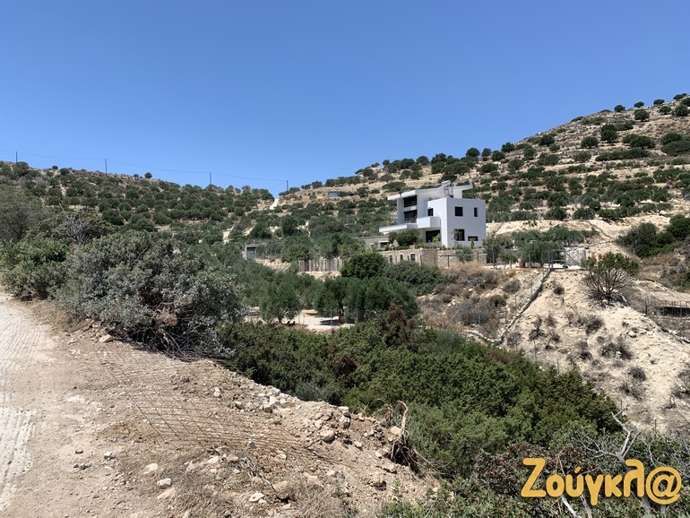 Το καταφύγιο συνεχώς βελτιώνεται και βρίσκεται λίγο έξω από την πόλη της Ιεράπετρας