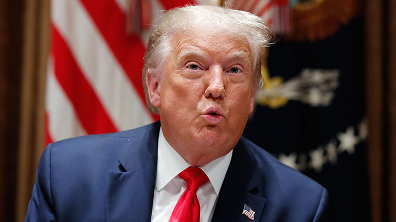 Ο Ντόναλντ Τραμπ καταφέρεται κατά της συντονίστριάς του στη μάχη εναντίον του κορωνοϊού