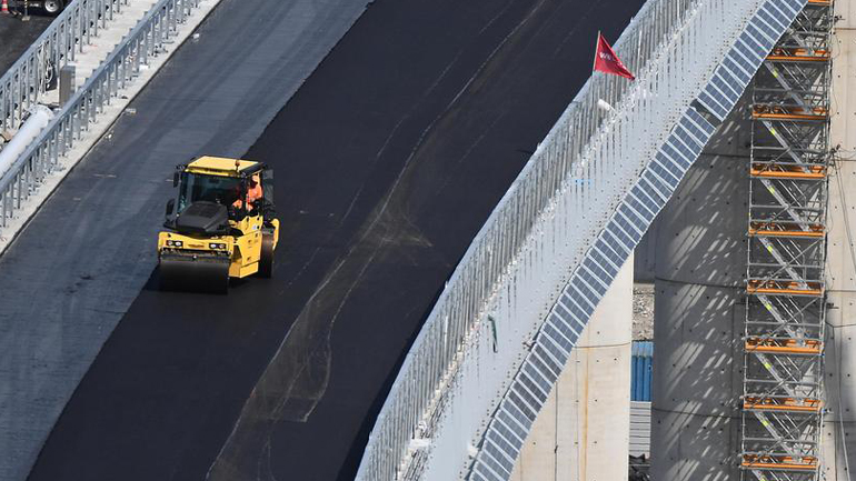 Εγκαινιάστηκε η νέα οδογέφυρα της Γένοβας, δυο χρόνια μετά τη φονική κατάρρευση της γέφυρας Μοράντι