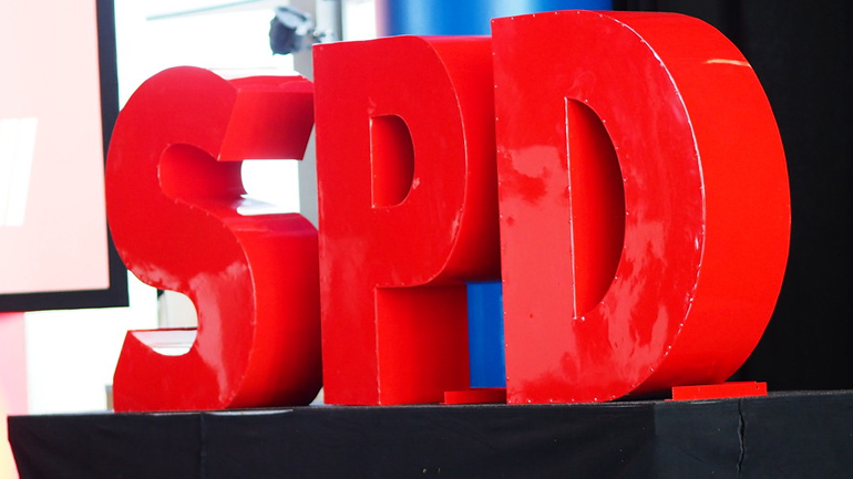 Γερμανία: Παραιτήθηκε ο επικεφαλής της Νεολαίας του SPD – Θα θέσει υποψηφιότητα για την Bundestag το 2021