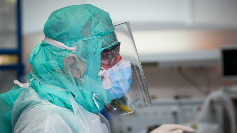 Λάρισα: Συναγερμός από θετικό κρούσμα κορωνοϊού σε γάμο