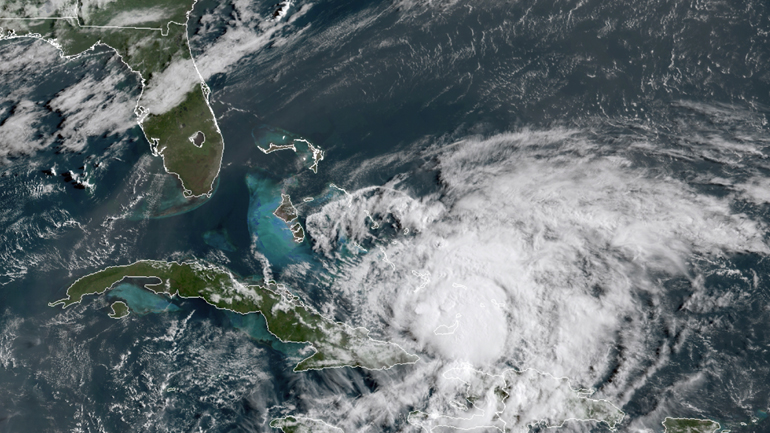 ΗΠΑ: Η τροπική καταιγίδα Ησαΐας ενισχύθηκε εκ νέου σε τυφώνα