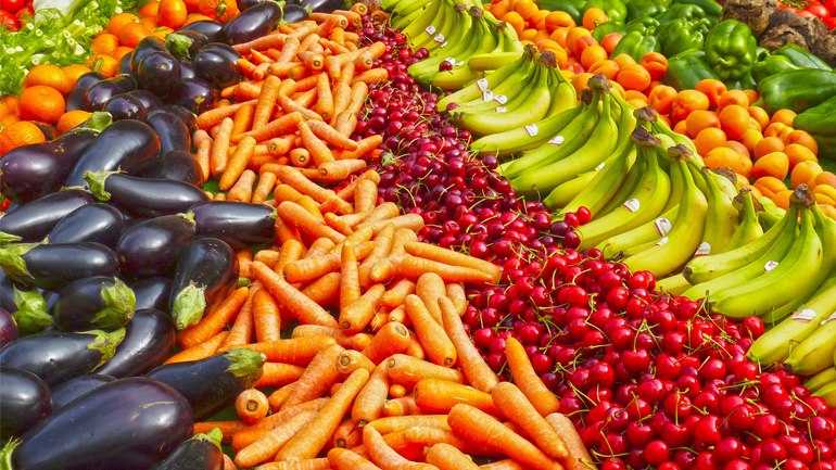 Kαλοκαιρινή διατροφή = Φρούτα + λαχανικά