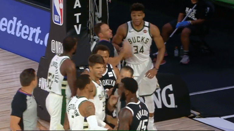 Μπακς-Νετς: Ένταση ανάμεσα σε Αντετοκούνμπο και Χολ