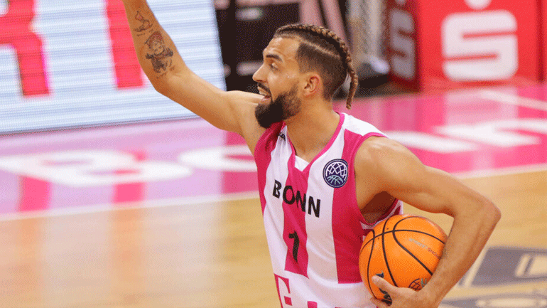 Βόννη: Αποδέσμευσε παίκτη που διαδήλωσε κατά των μέτρων προστασίας για τον κορωνοϊό!