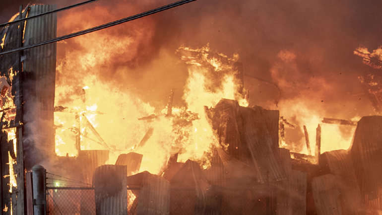 ΗΑΕ: Μεγάλη πυρκαγιά σε κλειστή αγορά του εμιράτου Ατζμάν