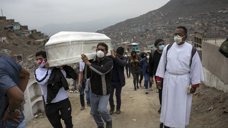 Covid-19: Ξεπέρασαν τους 20.000 οι θάνατοι στο Περού