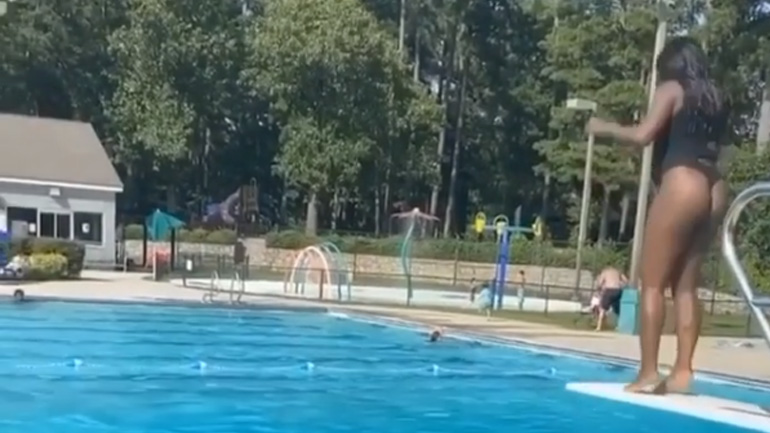 Η περούκα είναι αδιάβροχη;