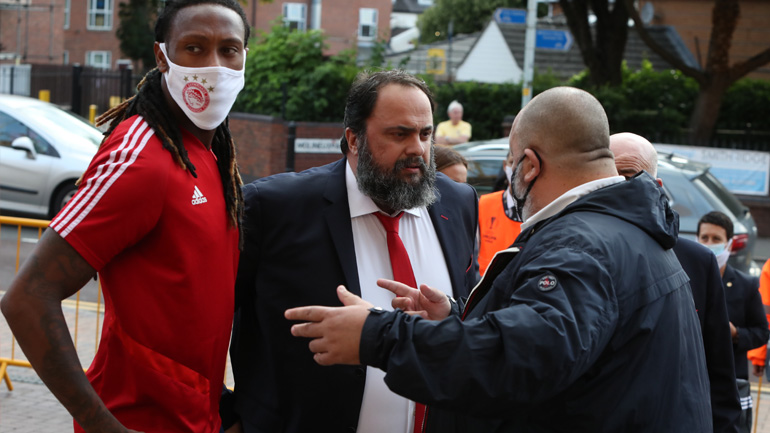 Στο πλευρό του Ολυμπιακού στο Μολινό και ο Βαγγέλης Μαρινάκης