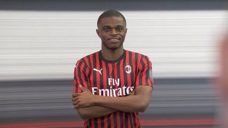 Μίλαν: Ανακοίνωσε τον Καλουλού
