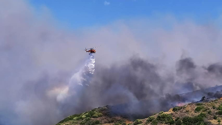 Δεν υπάρχει ενιαίο μέτωπο στην πυρκαγιά στα Κύθηρα – Ενισχύσεις στάθηκαν για τη νύχτα