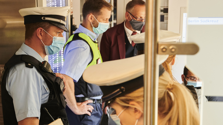 Covid-19: Οκτώ νέοι θάνατοι και 1.147 νέα κρούσματα στη Γερμανία