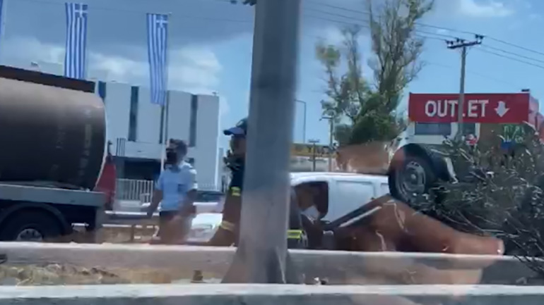 Μποτιλιάρισμα στην Αθηνών-Λαμίας λόγω ανατροπής οχήματος