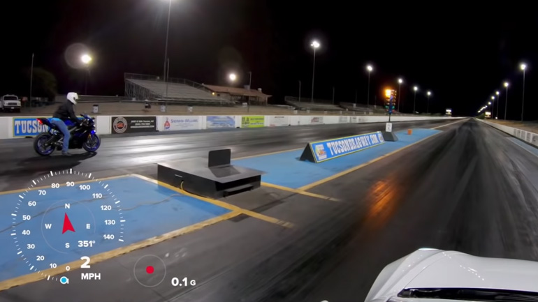 Tesla εναντίον superbike στην ευθεία