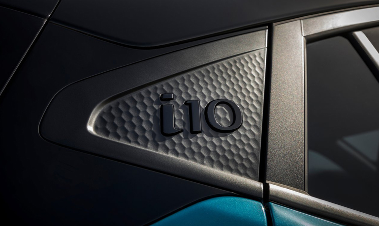 Μοναδική υπογραφή σχεδίασης στην πίσω κολόνα