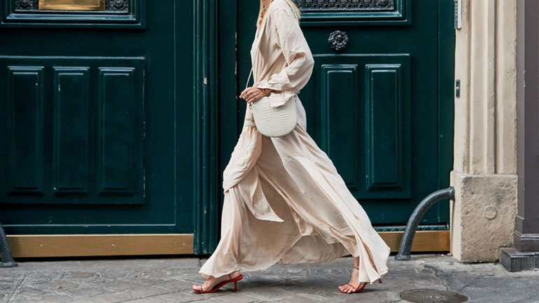 Beige: Πώς να φορέσετε τον «βασιλιά» των neutrals όπως οι street style stars