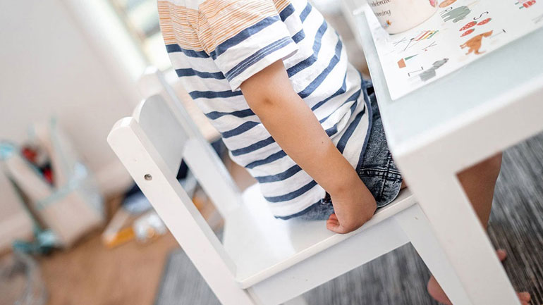 Ιδέες για να περάσει το παιδί σας ευχάριστα στο σπίτι