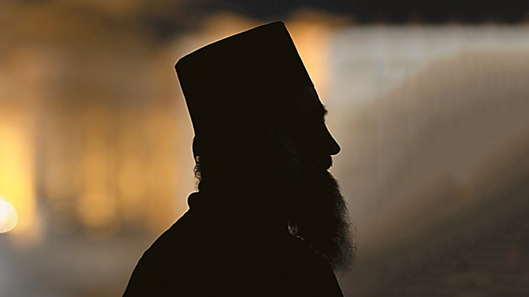 Μοναχός με όπλο και σφαίρες στο αεροδρόμιο Ηρακλείου