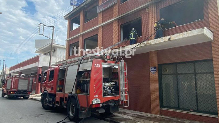 Θεσσαλονίκη: Φωτιά σε εγκαταλελειμμένο κτήριο στο Κορδελιό