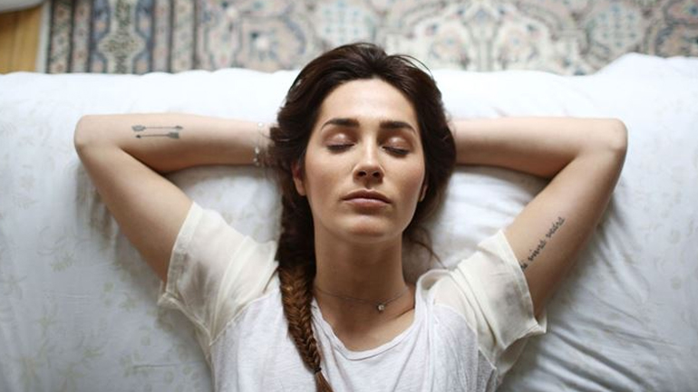 Αυτές οι πρωινές συνήθειες θα φτιάξουν τον βραδινό σας ύπνο