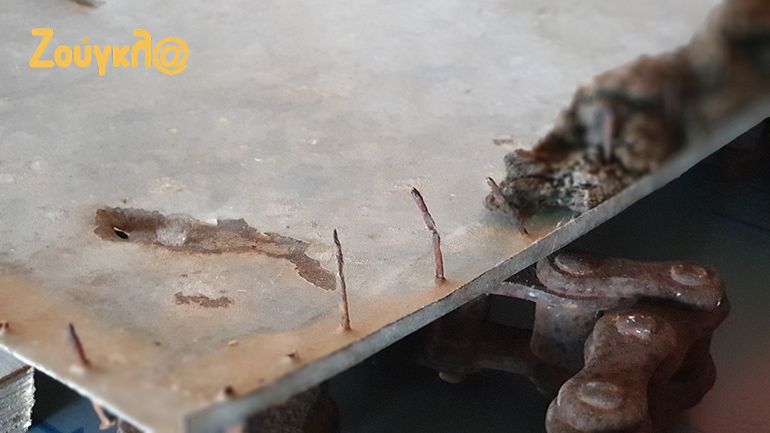 Καρφιά ηλικίας 112 ετών με τα οποία συνέδεαν το μέταλλο με το  ξύλο…