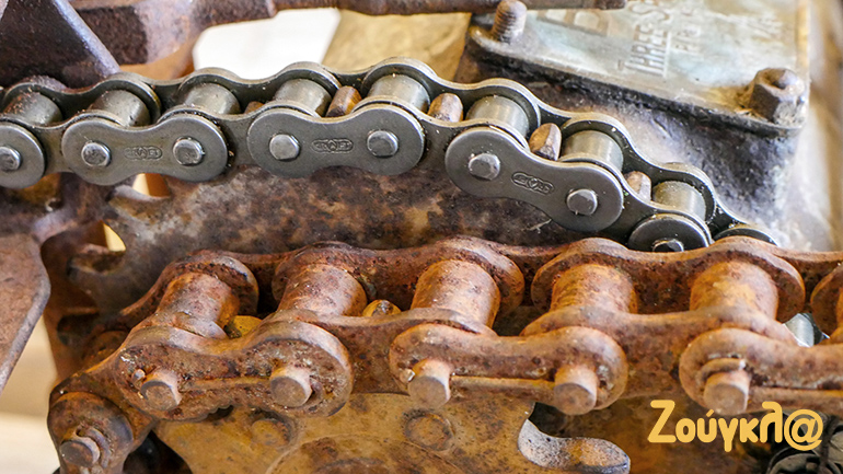 Αλυσίδα του χθες (1908) και του σήμερα (2020)...