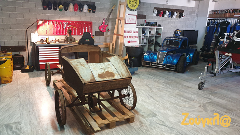 Το πρώτο ελληνικό αυτοκίνητο λίγο πριν ολοκληρωθεί η ανακατασκευή του...