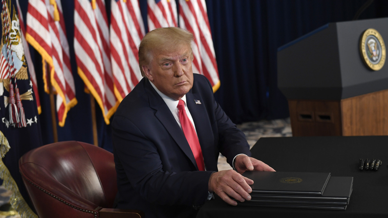 ΗΠΑ: Υπεγράφησαν τα προεδρικά διατάγματα για στήριξη στους εργαζομένους