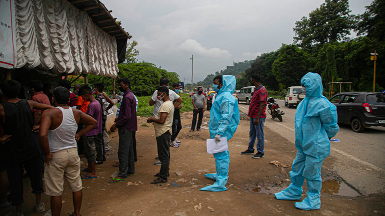 Ινδία: Τουλάχιστον δέκα νεκροί από πυρκαγιά που ξέσπασε σε ξενοδοχείο καραντίνας