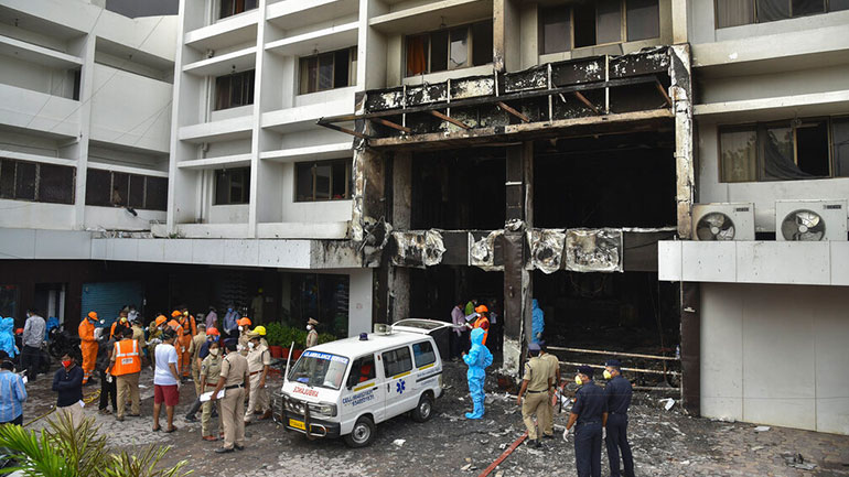 Ινδία: Επτά νεκροί έπειτα από πυρκαγιά σε ξενοδοχείο φιλοξενίας ασθενών με Covid-19