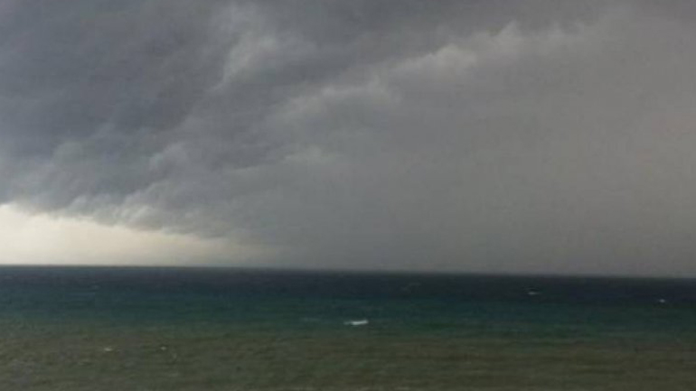 Ηλικιωμένος… βγήκε για κωπηλασία στον Μαλιακό εν μέσω κακοκαιρίας – Διεσώθη από το λιμενικό