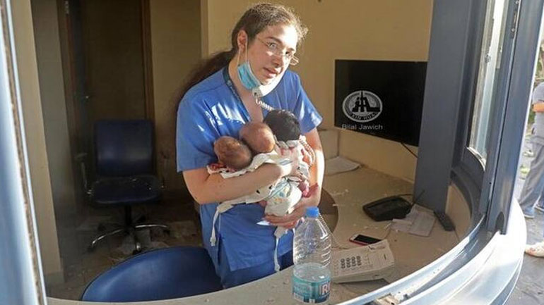 Βηρυτός: «Θα το ξανάκανα χωρίς δεύτερη σκέψη», λέει η νοσοκόμα που έσωσε τρία νεογνά