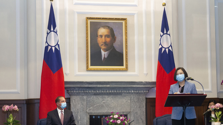 Ταϊβάν: Η πρόεδρος υποδέχθηκε τον υπουργό Υγείας των ΗΠΑ