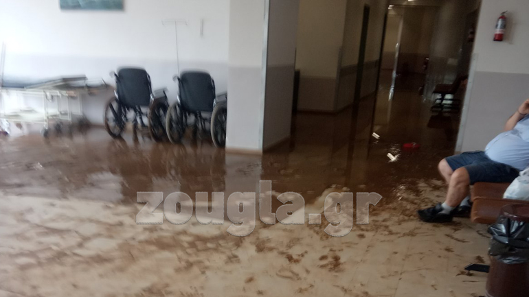 Σοβαρές ζημιές και στο Κέντρο Υγείας των Ψαχνών