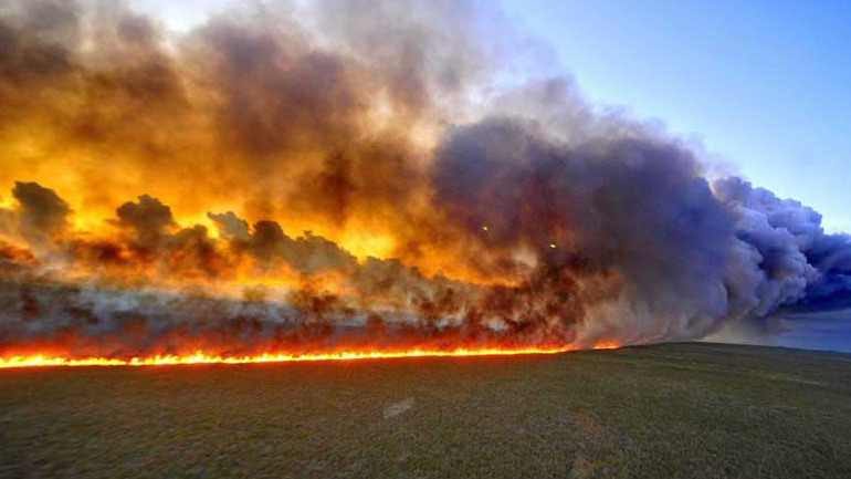 Πυρκαγιές που παραπέμπουν στην Αποκάλυψη σε Αμαζόνιο και Αρκτική, αλλά κανείς δεν νοιάζεται