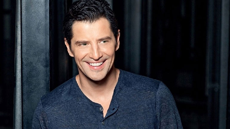 Ο Σάκης Ρουβάς θα εμφανιστεί για πρώτη φορά στο Ηρώδειο – Η συνεργασία-έκπληξη με διεθνούς φήμης σοπράνο