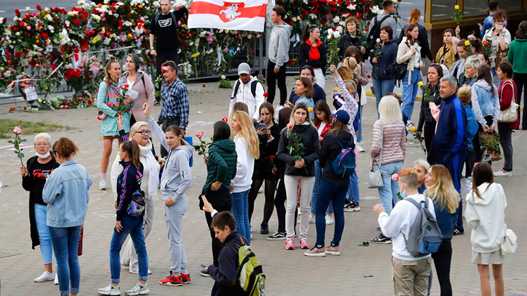 Λευκορωσία: Δεύτερος διαδηλωτής νεκρός – Χιλιάδες άνθρωποι στους δρόμους