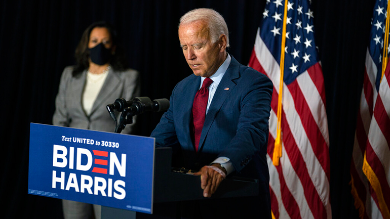 Μπάιντεν: Η κυβέρνηση να δώσει εντολή σε όλους τους πολίτες να φορούν μάσκα 